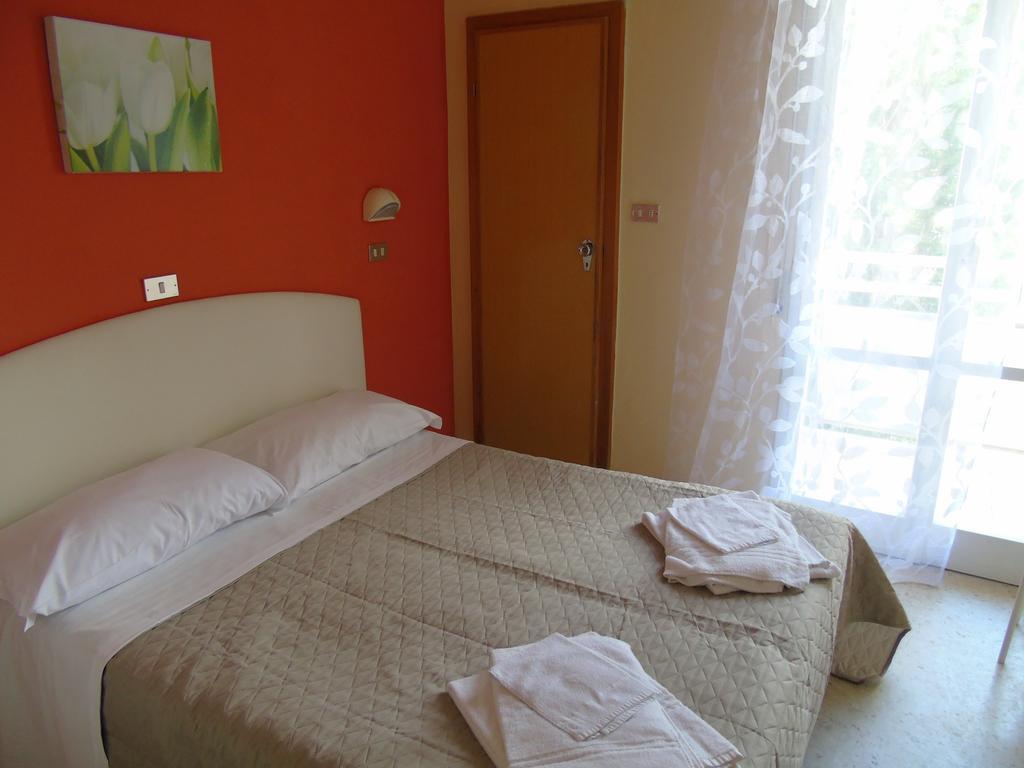 Hotel Morri'S Rimini Room photo